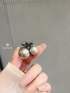 Kẹp tóc nữ càng cua Eleanor Accessories thiết kế hồ điệp đính đá phụ kiện tóc kẹp tóc mini 10145