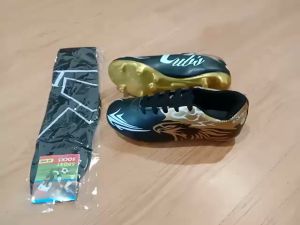 Sepatu Bola Pria & Wanita: Tips Memilih Sepatu Sepak Bola Kualitas Tinggi