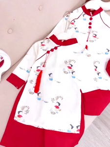 Aó dài đôi cho bé trai bé gái màu trắng chất lụa mịn mátáo dài đi chơi tết cho bé 10-30kg