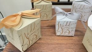 (พร้อมส่ง) กล่องของขวัญ กล่องขนม กลอ่งของชำร่วย กล่องทรงสี่เหลี่ยมเคลือบเพชร ราคาถูกที่สุด