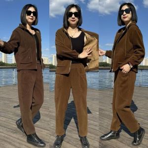 ชุดคาร์ดิแกนมีซิปและหมวกฮาราจูกุหนาสำหรับผู้หญิง ชุดลำลองสองชิ้น แฟชั่นฤดูหนาว 2025 ชุดทำงานสไตล์เกาหลี