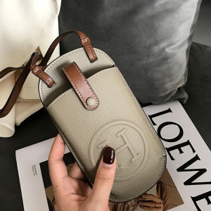 Fashionable Lightweight Leather Crossbody Phone Pouch for Women Stylish Trendy Design Top Layer Cowhide Spring 2025
