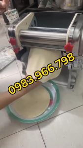 Máy cán bột vỏ bánh bao bánh gối đế pizza FKM200