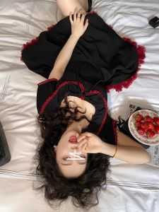 ชุดเดรสสั้นคอตุ๊กตาสไตล์หวานและเผ็ดร้อนพร้อมขอบลูกไม้สีบล็อก ทรงเข้ารูป แขนสั้น ผ้าฝ้ายผสมโพลีเอสเตอร์ ฤดูร้อน 2024