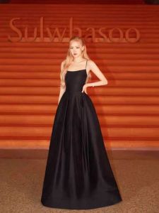 Elegant Black Satin French Style Strapless Evening Dress Slimming Birthday Party Hostess Show Stopping Floor Length Gown