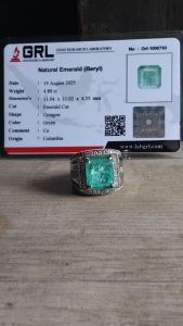 cincin batu zamrud