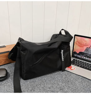 Sports Gym Bag Mens Large Capacity Mens Messenger Bag Lightweight Short-Distance Travel Bag Girls Yoga Shoulder Bag Trendy