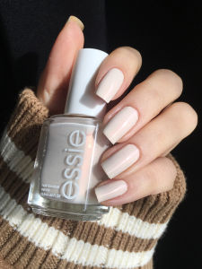 Essie Nail Polish New Summer Color Goddess Creamy Off-White Partially Polarized 1669 No Baking Long-lasting Non-peelable