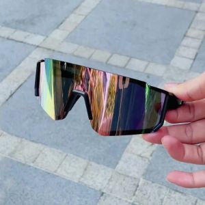 1‑Pack Classic Wrap‑Around Mirror Eyewear for Men Suitable for Daily Life & Multiple Activities