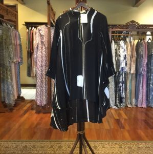 Larissa Tunik Viscos by Dian Pelangi LIMITED EDITION Blouse Baju Atasan Kemeja Blus Outfit Busui Batik Kerja Kantor Pesta Kondangan Pernikahan Casual Formal Wanita Hijaber Cantik Anggun Modis Elegan Mewah Model Korea Terbaru Motif Abstrak Kekinian