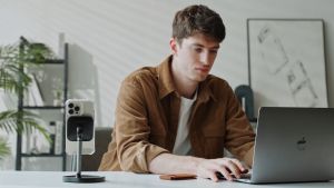 Dompet Kulit Vegan iPhone ESR dengan HaloLock