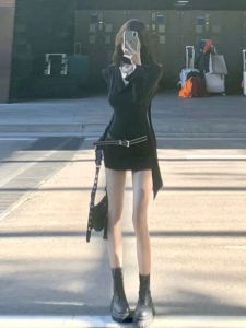 CHANGTONG | ชุดเดรสสั้นสีดำเข้ารูปสไตล์อเมริกันย้อนยุคเซ็กซี่สำหรับผู้หญิงวัยกลางคน ดีไซน์คอวี กระโปรงสั้นเข้ารูป เอวสูง แขนยาว