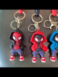 Gantungan Kunci Spiderman Gaya Hoodie Marvel Patung Hiasan Beg Hadiah Lelaki Budak Aksesori Kereta Spiderman Keychain Marvel Figure Bag Charm Hoodie Style Car Pendant Cool Gift for Men Kids Cute Superhero Keyring 蜘蛛侠钥匙扣挂件酷潮公仔钥匙链汽车包包挂饰漫威造型创意礼品新款卫衣风格配件 H100