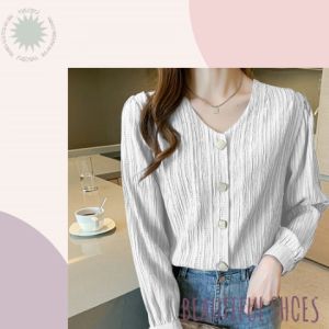 LHFriday ส่งไว เสื้อผ้าผู้หญิงงานแฟชั่น ลุคสาวออฟฟิศคือดีเลย แขนยาวคอวี ดีเทลกระดุมเม็ดโตสวยมาก ผ้าใส่สบายไม่ร้อนเลย งานดีส่งในไทย