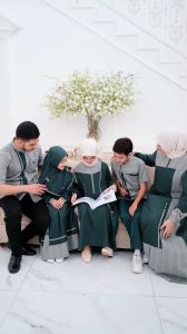 Sarimbit Fauzia Emerald & Desain Unik: Aksesoris Wanita Berkualitas