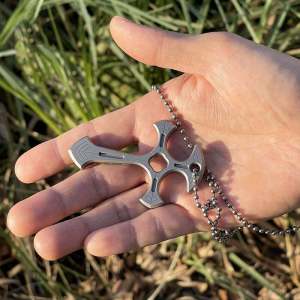 Tactical Defence Cross Pendant Finger Tiger Self-Defence Cool Fashionable Niche Friend Gift Outdoor Camping Travel Gear