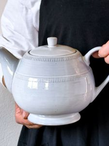 Large Capacity Ceramic Tea Pot with Filter Hole Handheld Tea Kettle for Home Use Hot And Cold Water Pot Handmade Bionic Pot