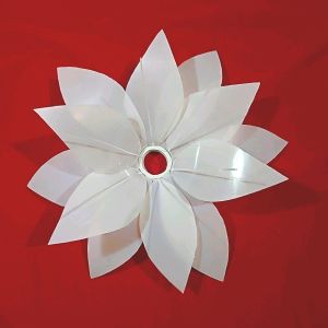 Kap lampu dekorasi lancip jumbo pernikahan standing wedding backdrop