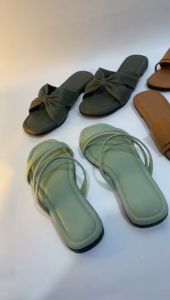 ZS73 Sandal Wanita Teplek Simple & Elegan Variasi Terbaru