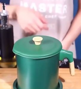 1.4L Stainless Steel Oil Container with Strainer Oil Filter Storage kitchen storage