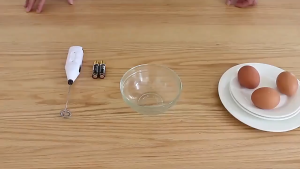 [iRojak] Mini Electric Mixer Egg Beater Milk Frother Eggs Whisk Stirrer Milk Foam Maker 打蛋器 Pemutar Telur - KW109
