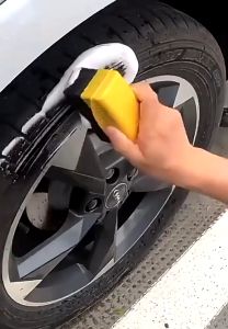 Tire Brush Car Wheel Polishing Waxing Sponge Brush with Cover ABS Washing Cleaning Tire Contour Dressing Applicator Pads Detail Accessories Car Care Wheel Wash Brush Foam Polishing Sponge Car Wash Curved Applicator Pad Tire Cleaning Brush