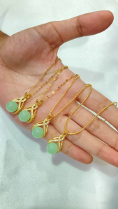 Noin - Kalung Gold Titanium Liontin Giok Hijau Fashion Wanita Elegan Model Rantai Unik