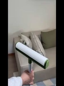 ทำความสะอาดไม่ต้องก้มลง ลูกกลิ้งเก็บขน ลูกกลิ้งเก็บฝุ่น ลูกกลิ้งขนแมว 60/แผ่น กว้าง 24 ซม. ขยายเสายืดไสลด์ 124ซม ทำความสะอาดเส้นผม ฝุ่น และเศษกระดาษ ขจัดขนแมวและขนสุนัข ไม้ม็อบชุดลูกกลิ้งทำความสะอาด ลูกกลิ้งฝุ่น กระดาษกาว ลูกกลิ้งเก็บขนรีฟิล