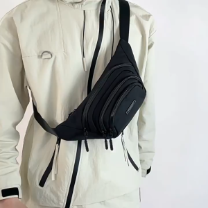 Túi đeo chéo nam phong cách mới - BEE GEE DCN9433