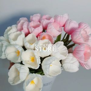 Gladly ดอกทิวลิป 🌷 ดอกตูมสวยมาก ทิวลิปปลอม ดอกไม้ปลอม ทิวลิป พร็อพถ่ายรูป ดอกไม้ตกแต่งบ้าน โต๊ะทำงาน สไตล์มินิมอล