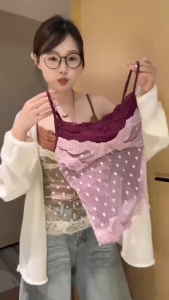 KimiB พร้อมส่ง🍁☔️ เสื้อสายเดี่ยวผู้หญิง แต่งลูกไม้ ดีไซน์2ชิ้นติดกับ มีฟองน้ำ เสื้อครอปทรงรัดรูป สไตล์สาวฮอต ขุดไปเที่ยว