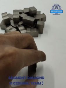 Segment Diamond M Cekung 12 mm Untuk Mata Bor