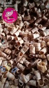 1 กล้วยม้วนอบเนยโรยงา 900g หอม กรอบ อร่อย ไม่เหม็นหืน 100%