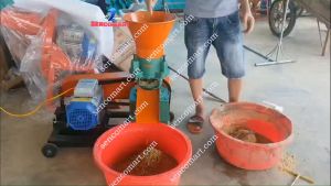 Máy làm cám chimcám gà 3 quả lô dây curoa chạy điện 220V