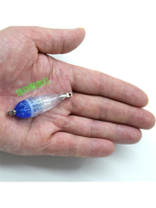 โคมไฟล่อปลาหลากสีโคมไฟเก็บปลาเครื่องล่อปลาอุปกรณ์ตกปลาอุปกรณ์ตกปลาอุปกรณ์ตกปลาอุปกรณ์ตกปลา