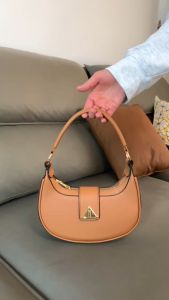 KD Kadinu กระเป๋าสะพายไหล่ สะพายข้าง ทรงเสี้ยวพระจันทร์ สายยาวปรับได้ (H5839)