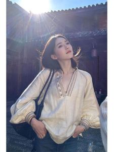 JUSTQUEEN | Áo Sơ Mi Tay Dài Cổ V Thêu Pháp Mới Mùa Xuân