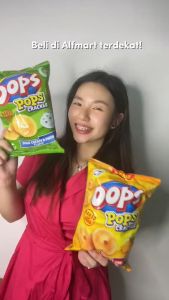 Camilan Biskuit Snack Krekers Renyah Oops 40 Gr ( Grilled Lobster Daebak Chicken Fried Noodle ) 60 Gr ( Pops Cracker Sour Cream )