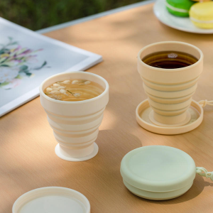 Collapsible Silicone Cup for Travel Silicone Folding Camping Cup with Lid Expandable Drinking Cup for Outdoor Hiking
