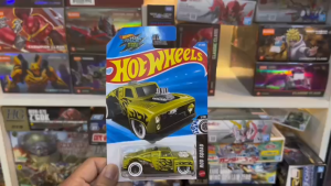 Mô Hình Xe Hot Wheels Erikenstein Rod Xanh Lá – Mảnh Ghép Hoàn Hảo Cho Collector!