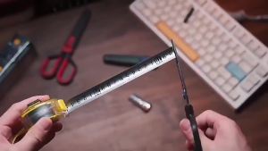 2in1 กรรไกรการเคลือบฟลูออรีน คมกริบ เป็นกรรไกรและตรงปลอกเป็นคัทเตอร์ในตัว ตัดเทปกาวได้ ไม่เหนี้ยวติดกรรไกร function scissors