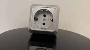 Ổ Cắm Điện Gắn Tường Tiêu Chuẩn EU Chất Liệu Nhựa Sơn Bạc Chống Cháy Có Tiếp Địa Dùng Cho Nhà Ở