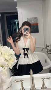 Set váy bí phồng ngắn Khiết Style và áo lụa sen trắng phối nơ đen phong cách nữ tính KS343