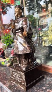 Tượng trần quốc tuấn bằng đồng khảm tam khí hàng kĩ cao 50cm cực đẹp