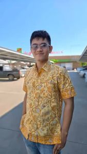 เสื้อผ้าไทย เชิ้ตชาย ลายดอกบัว อัดกาว ใส่ทำงาน แขนสั้น ผ้าคอตพิมพ์ลาย ไม่ร้อน ใส่สบาย พี่พิมพ์ ผ้าไทย