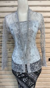 Kebaya Wisuda Modern Warna Silver Lengan Panjang
