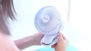Mini Clip Fan Rechargeable Fan Folding Desktop Fan 720 3 Speed Adjustable Desktop Baby Stroller Office Table Mini Clip Fan USB Charge Small Kipas