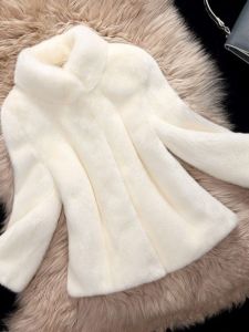 Haining Winter Thickened Short Fur Coat Womens Young Noble Style Slim Fit Cotton Blend Water Rabbit Fur Simulation Outerwear