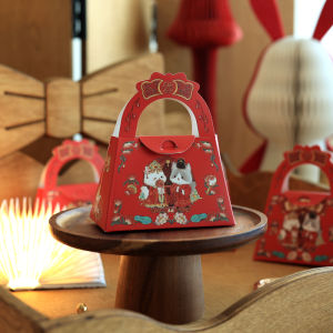 Original Hand-Drawn Cartoon Cat Couple Wedding Celebration Candy Box Handheld Festive Paper Box Chinese Style Pop Element