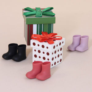 Miniature Simulated Silicone Rain Boots 2 Pairs Suitable for 1:12 Bjd Ob11 Dollhouse Home Furnishings